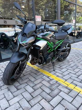 KAWASAKI Z900 KAWASAKI Z900